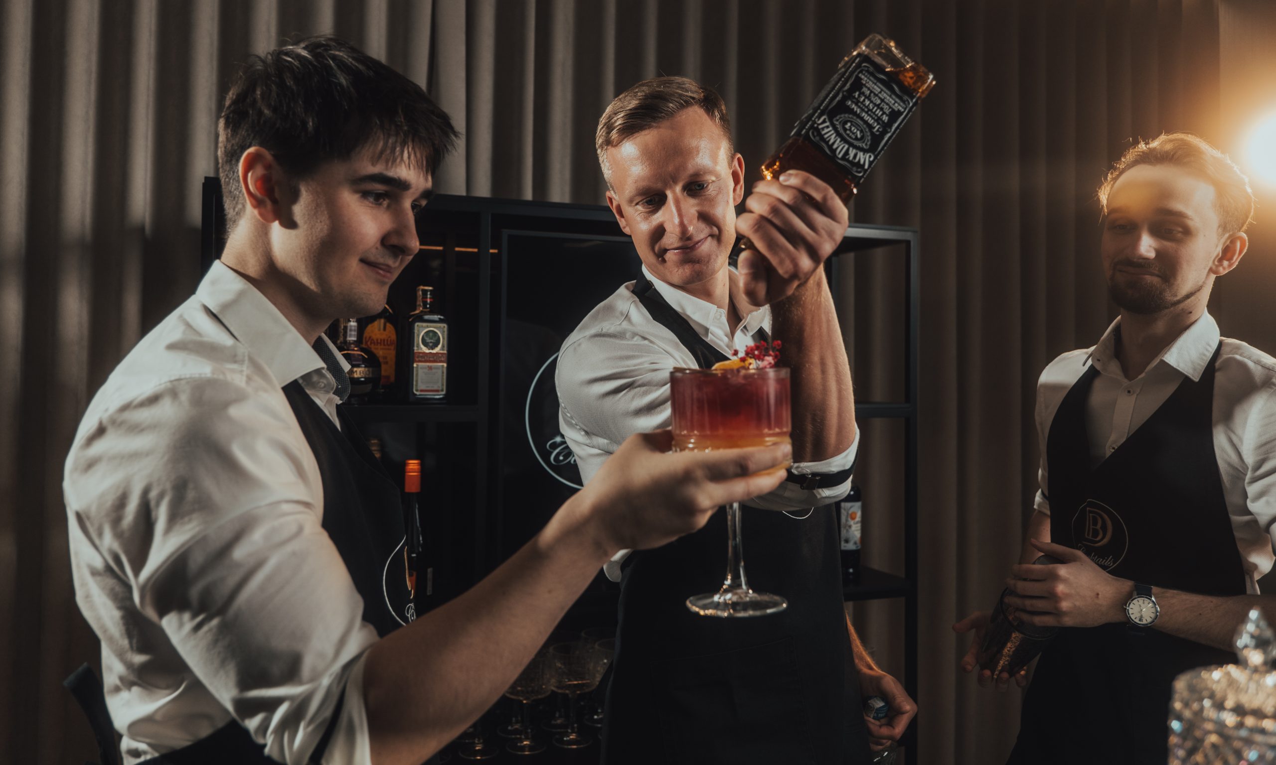 Drink bar i profesjonalna obsługa barmańska na evencie w Warszawie